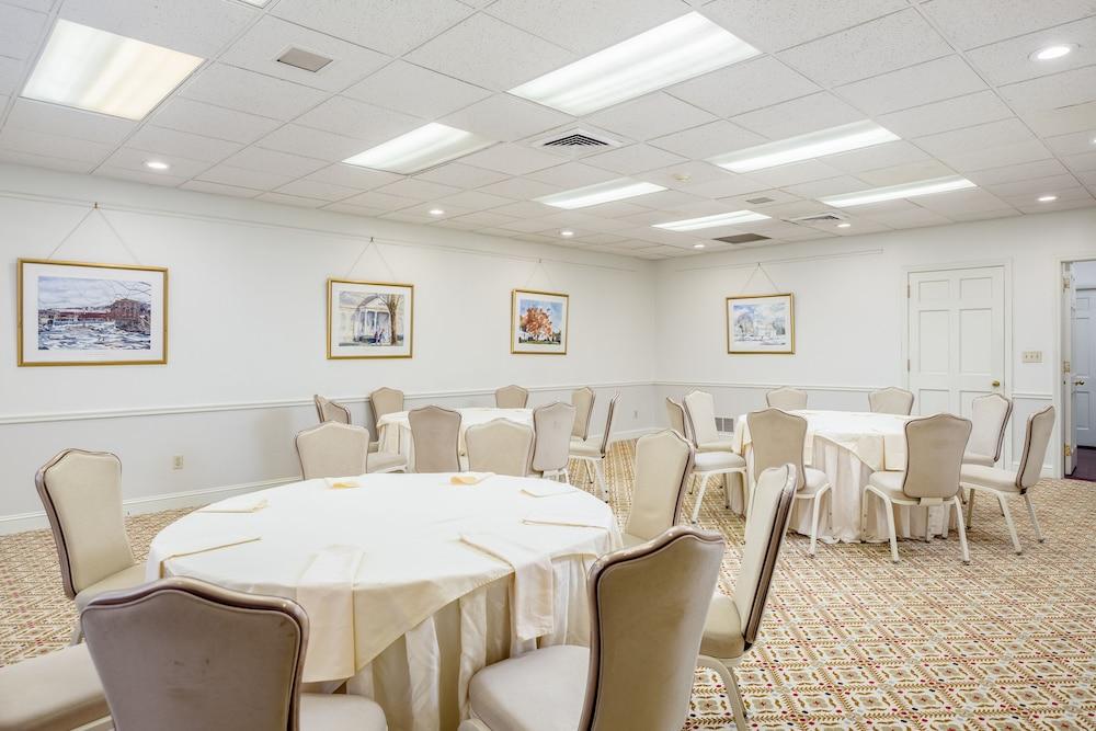 The Farmington Inn And Suites Εξωτερικό φωτογραφία